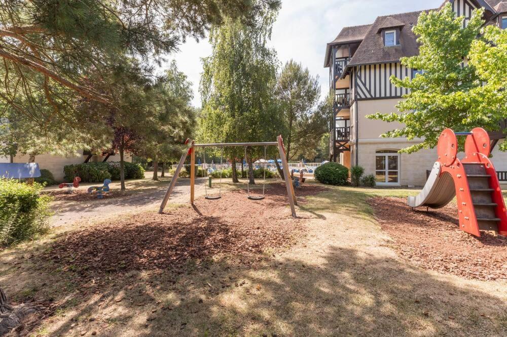 "Magnifique 2 Pieces Deauville" Piscine Et Jardin Exterior photo