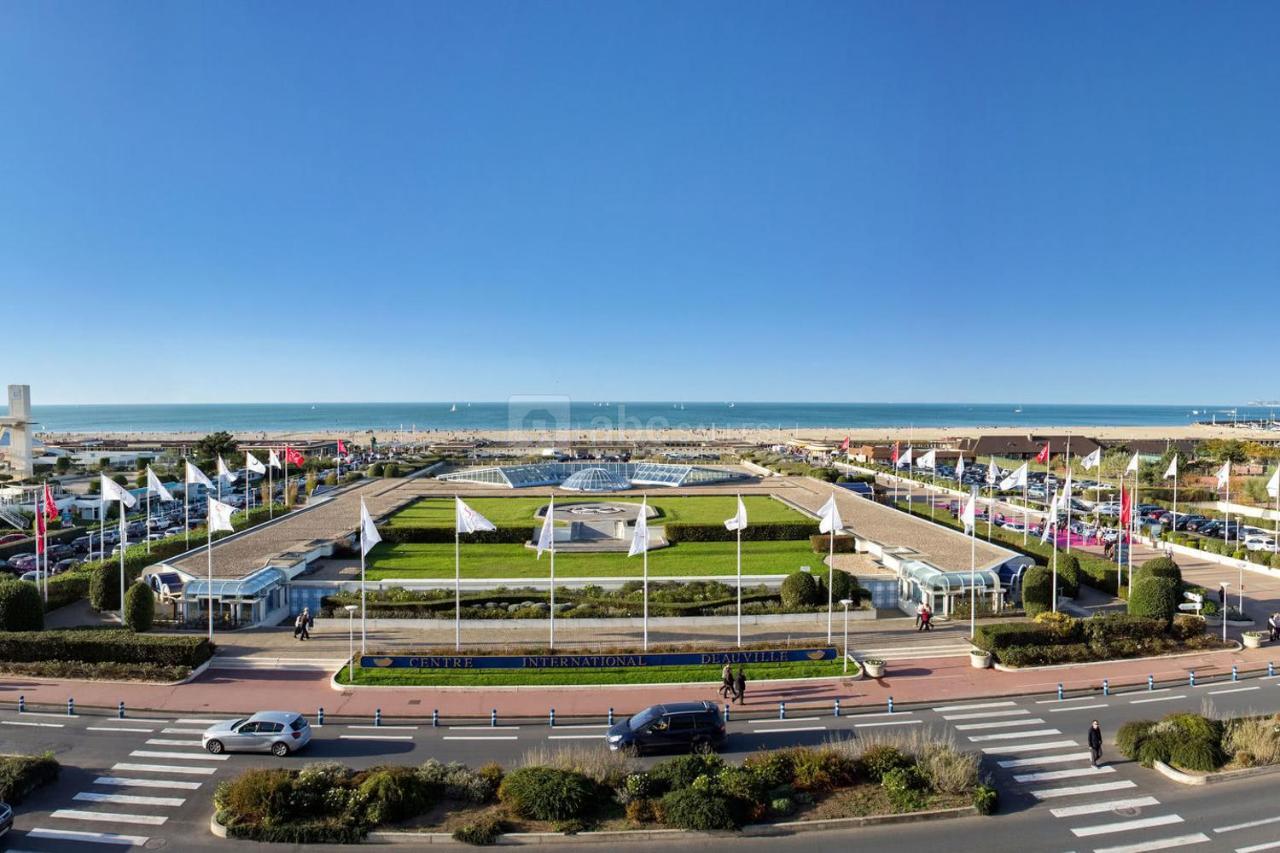 "Magnifique 2 Pieces Deauville" Piscine Et Jardin Exterior photo